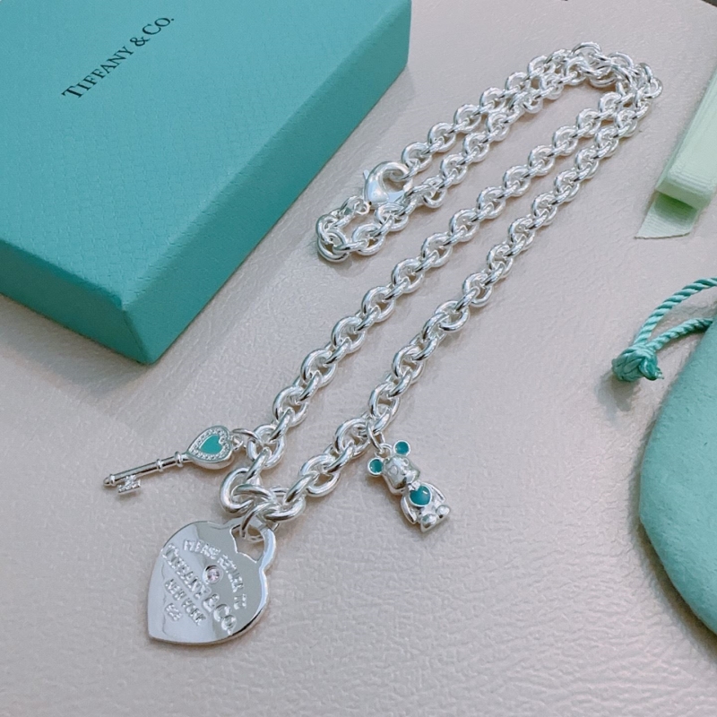 T*f*ny necklaces